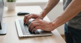 incorrect height causes wrist strain